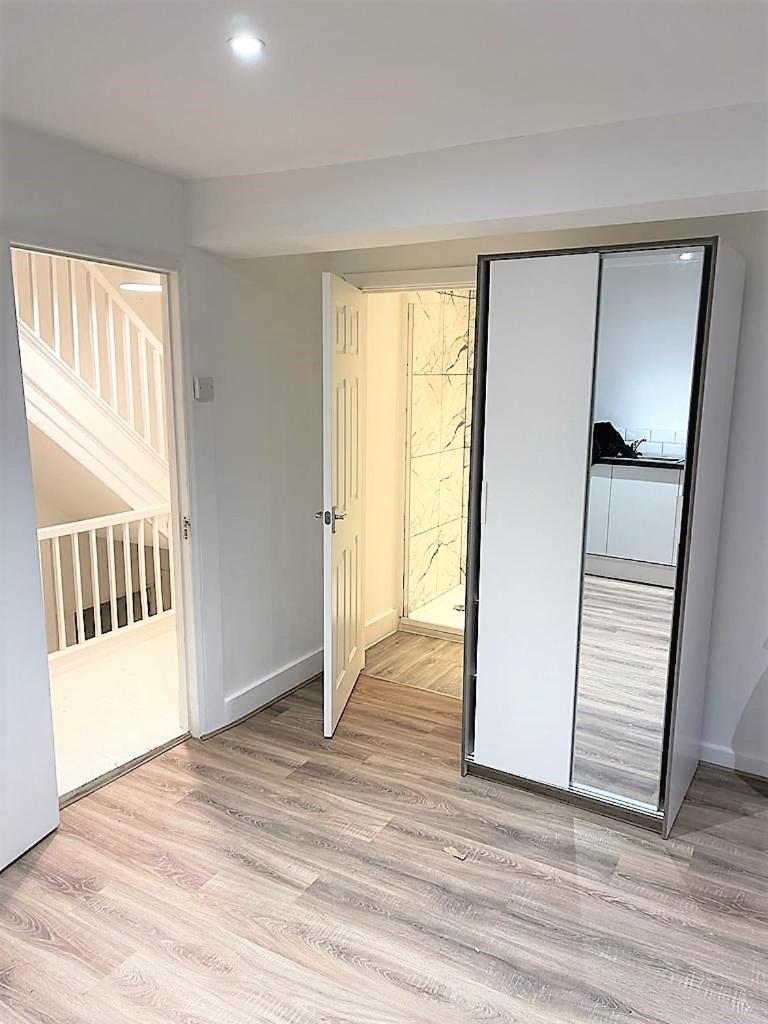 Goodge Street Apartments London Bagian luar foto