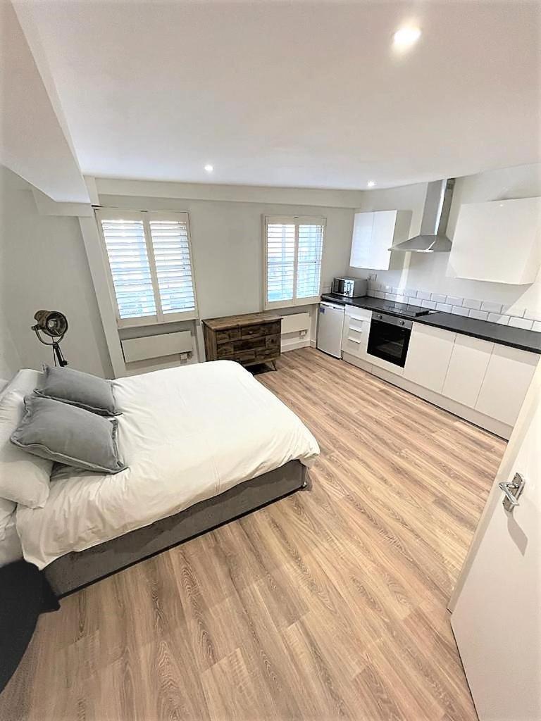 Goodge Street Apartments London Bagian luar foto