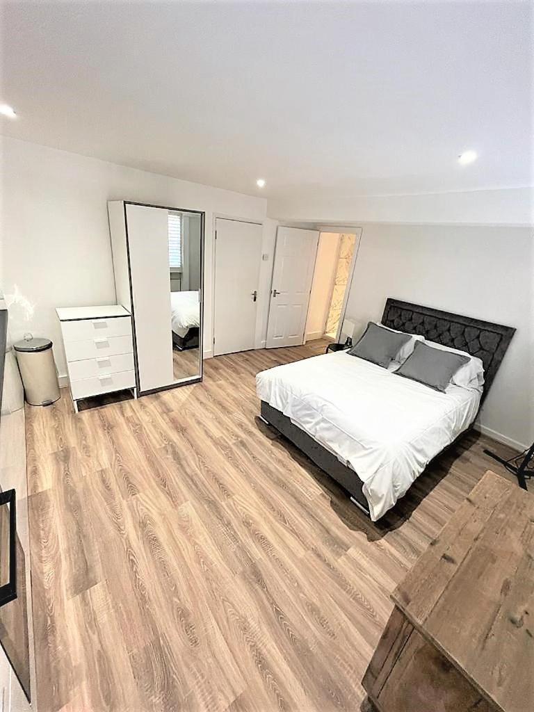 Goodge Street Apartments London Bagian luar foto