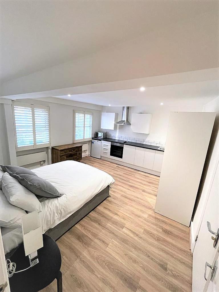 Goodge Street Apartments London Bagian luar foto