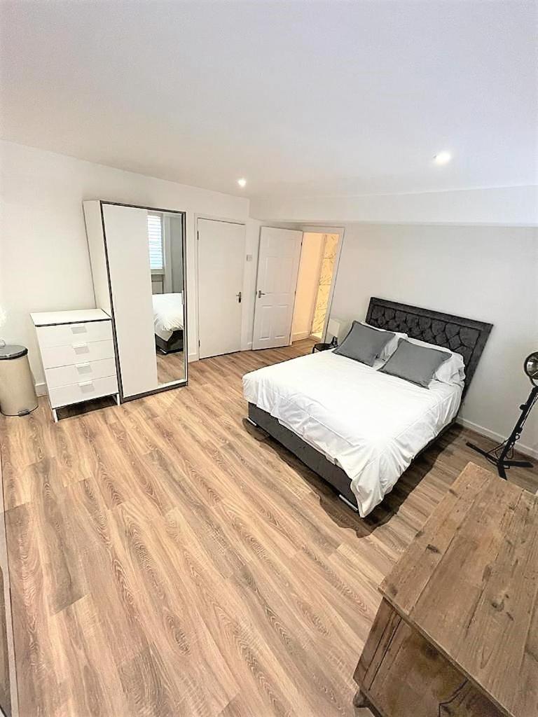Goodge Street Apartments London Bagian luar foto