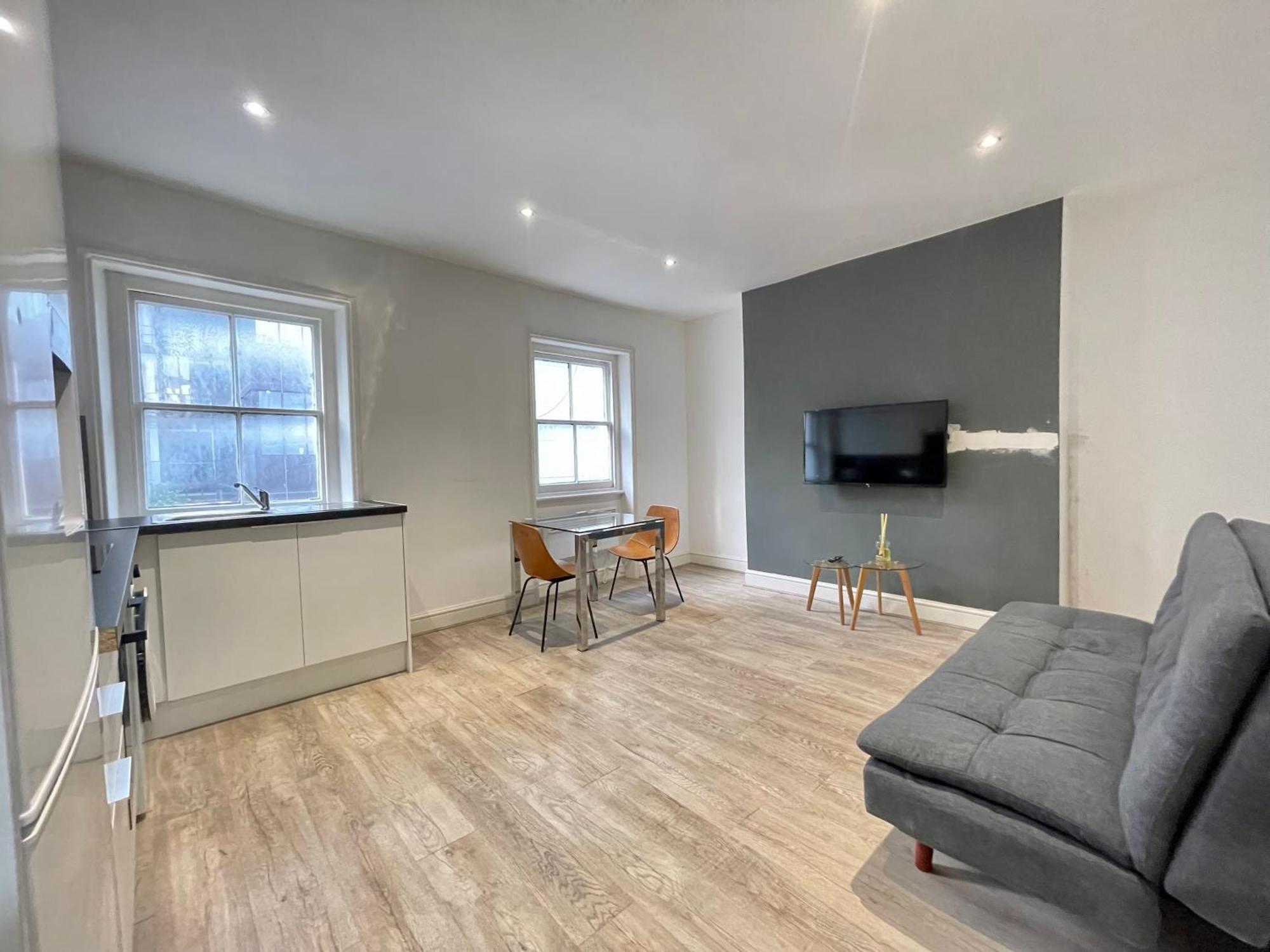 Goodge Street Apartments London Bagian luar foto