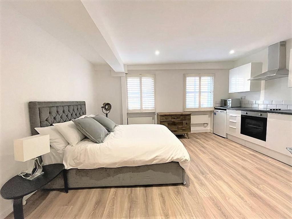 Goodge Street Apartments London Bagian luar foto