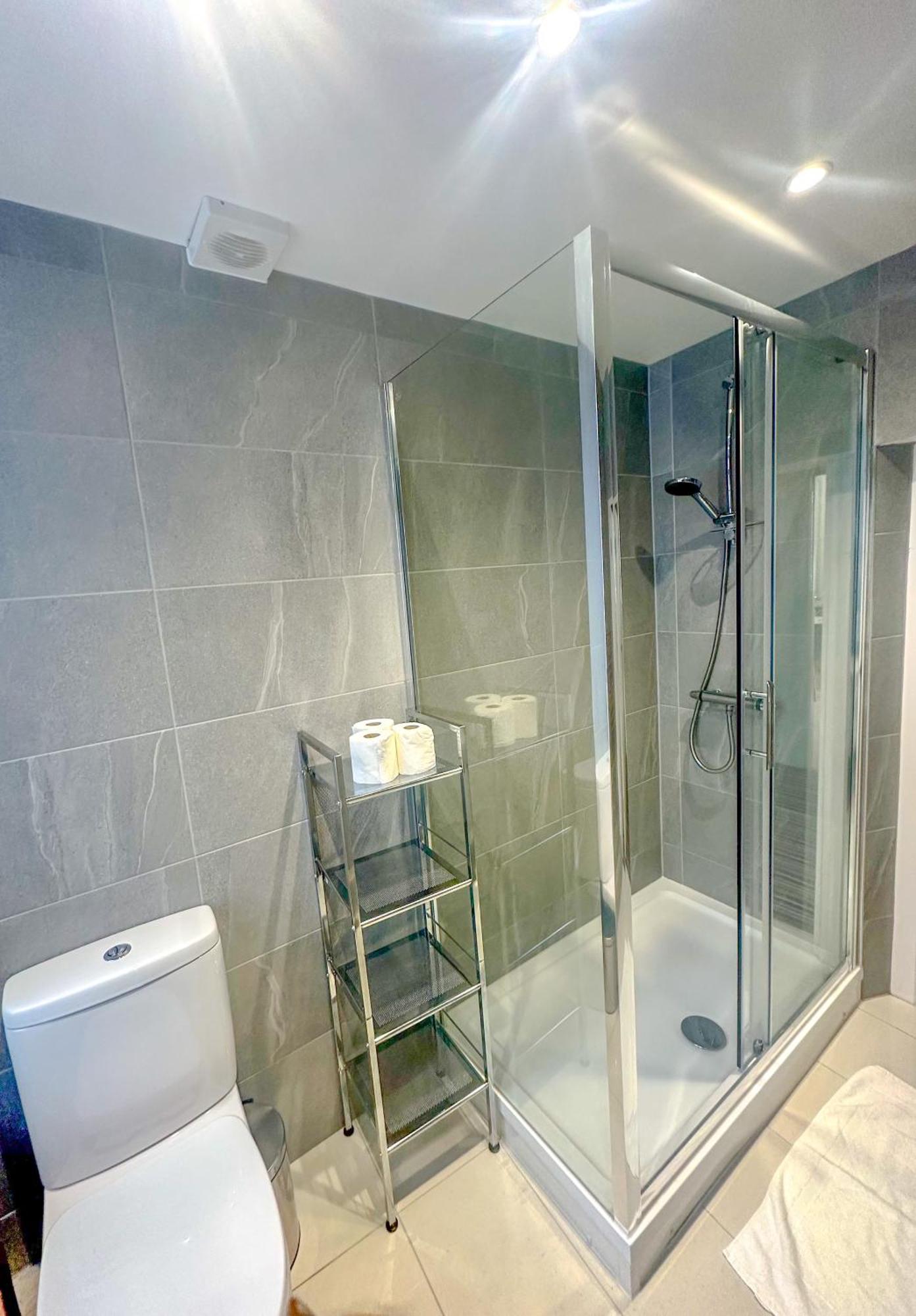 Goodge Street Apartments London Bagian luar foto