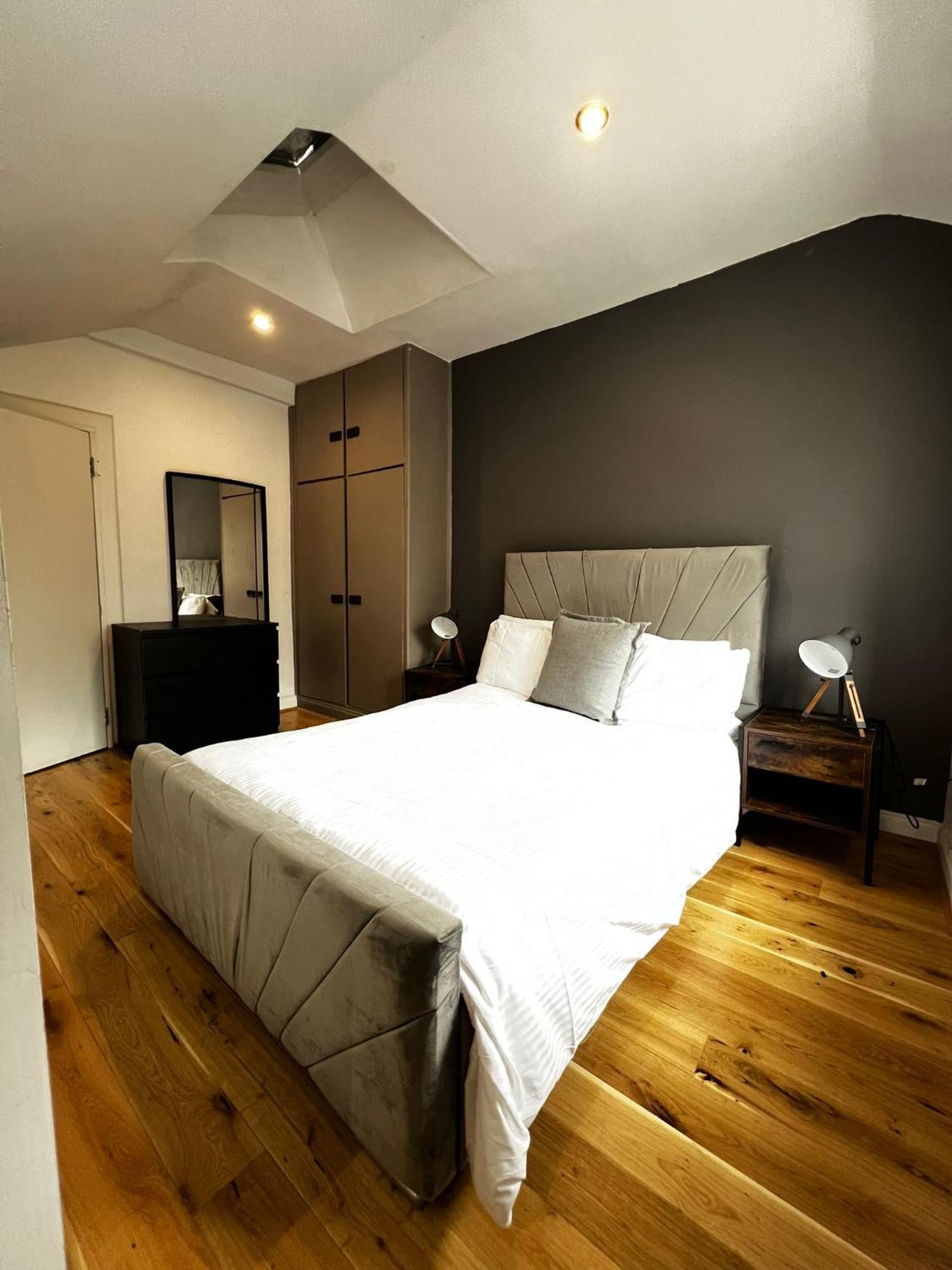 Goodge Street Apartments London Bagian luar foto