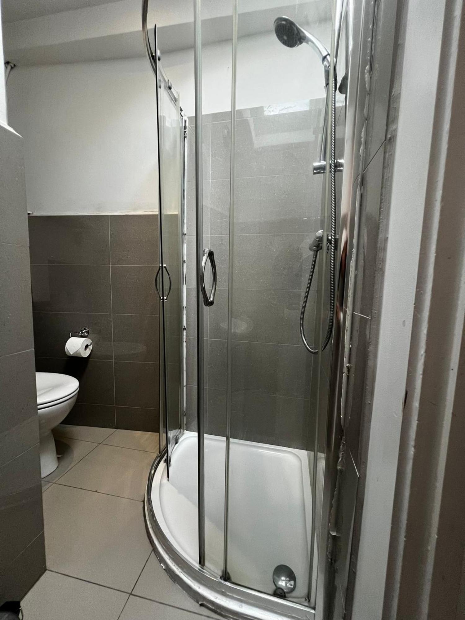 Goodge Street Apartments London Bagian luar foto