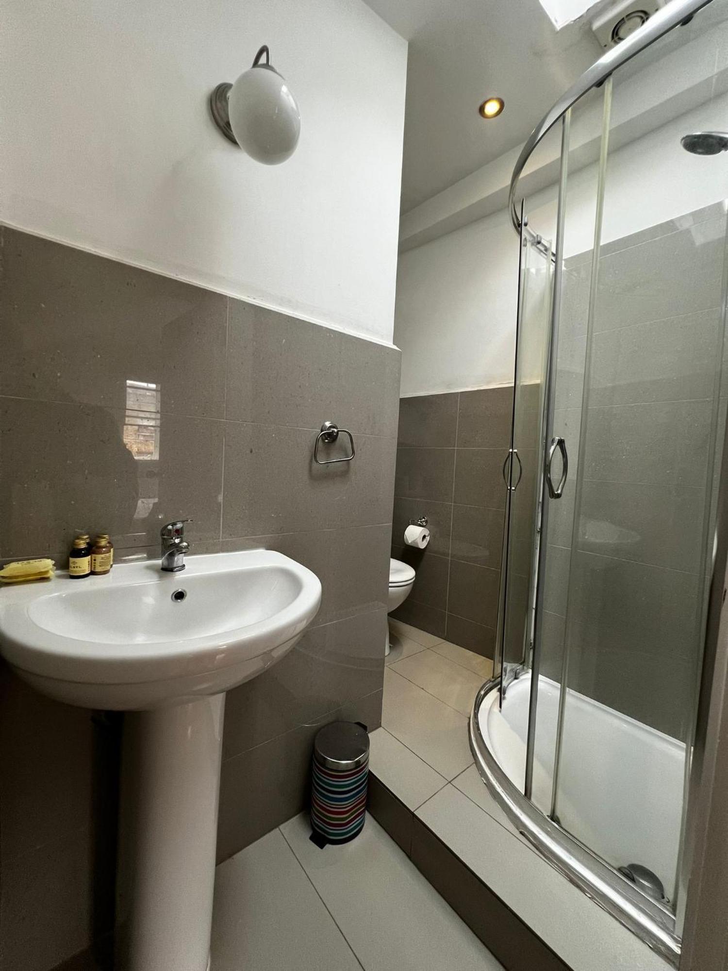Goodge Street Apartments London Bagian luar foto
