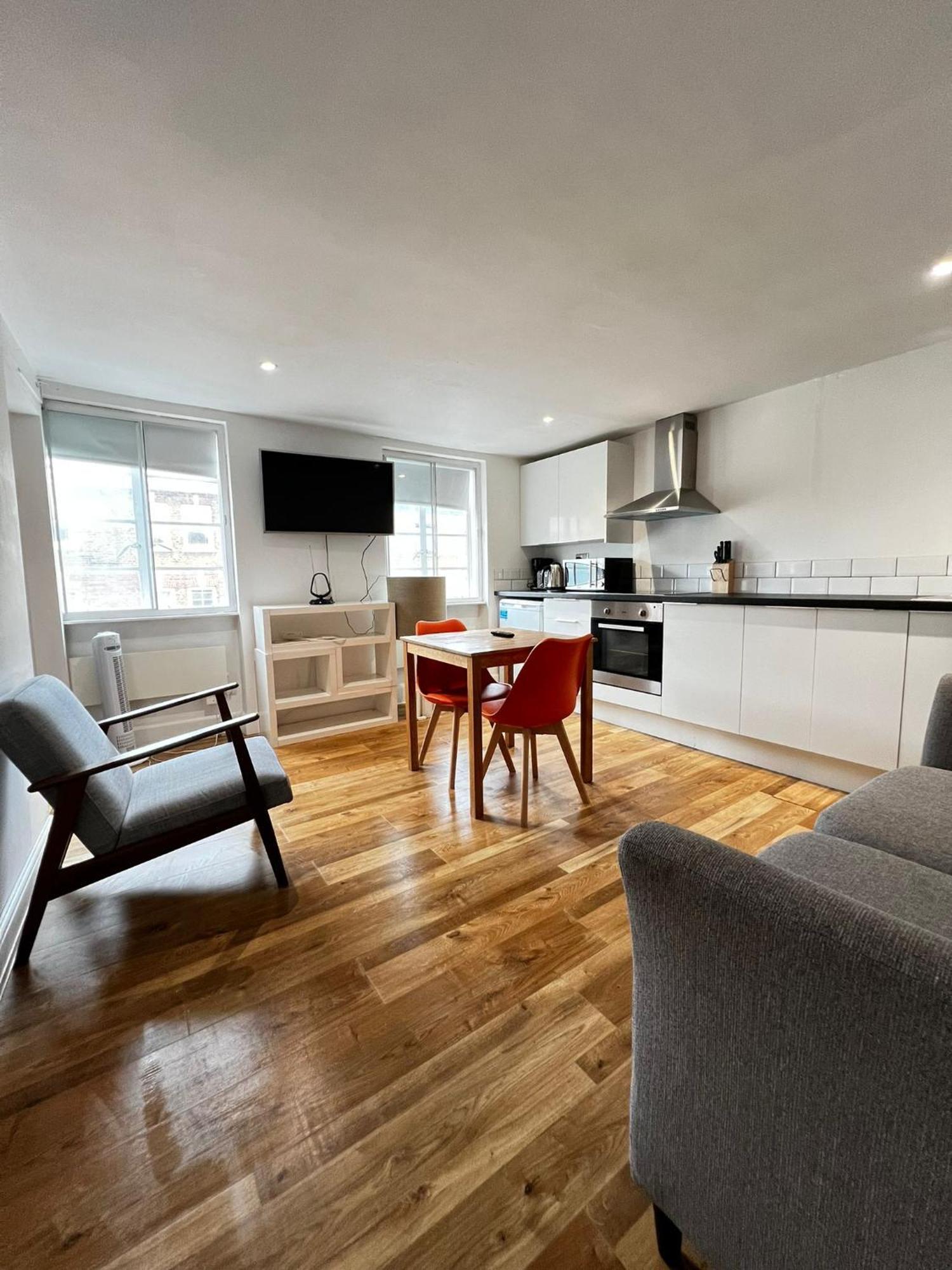 Goodge Street Apartments London Bagian luar foto
