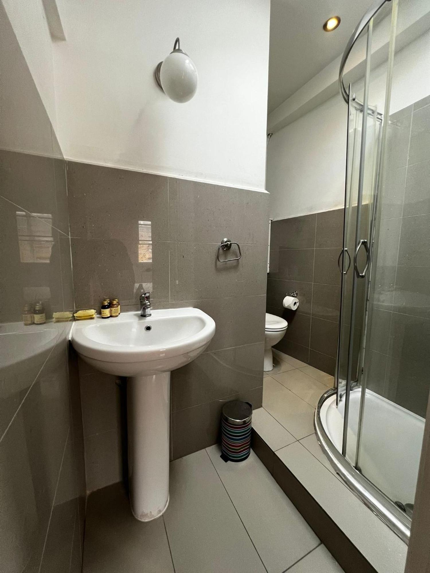 Goodge Street Apartments London Bagian luar foto